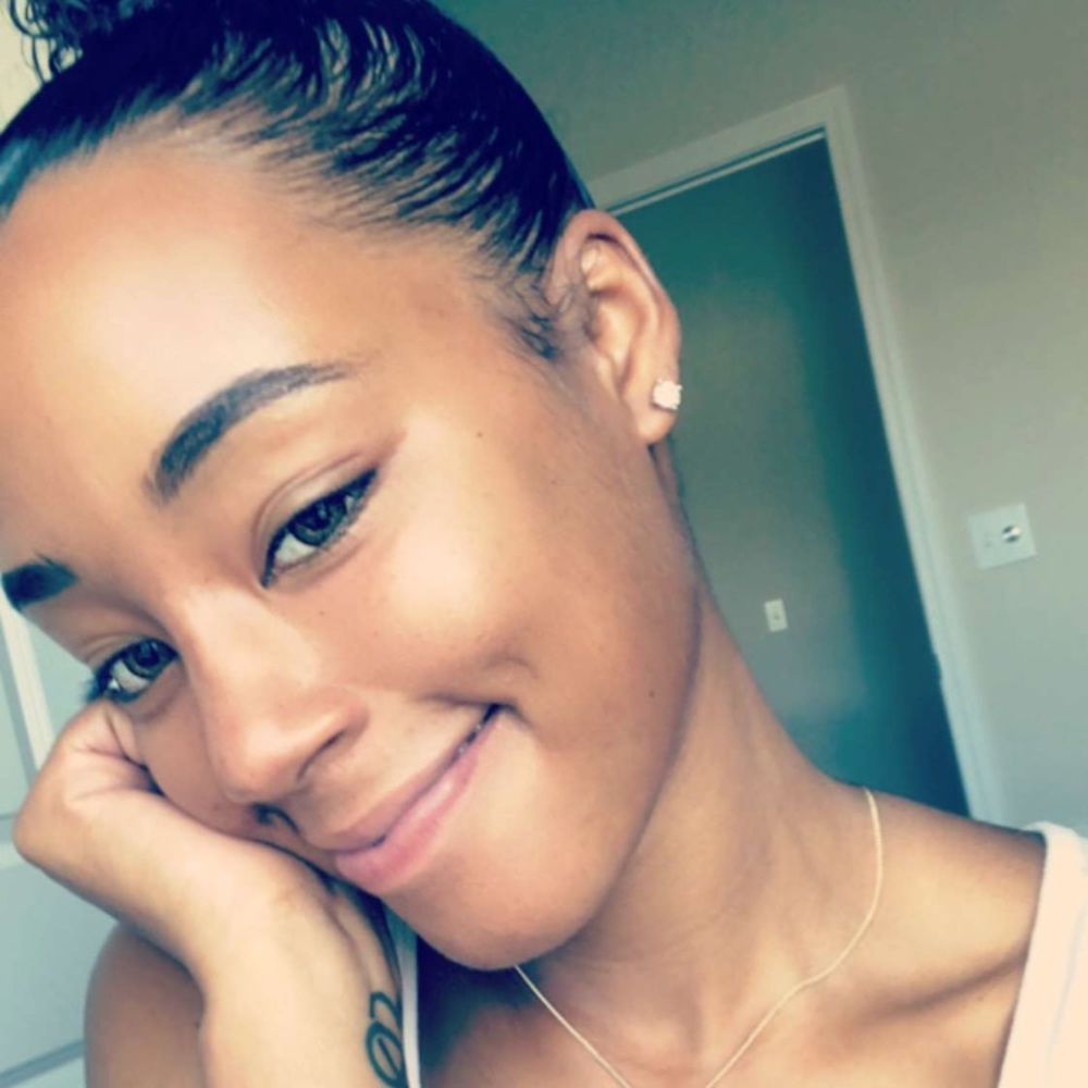 Meet your Poshers Jas & Nicole